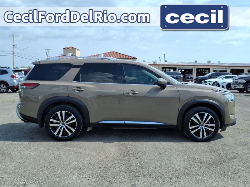 2023 Nissan Pathfinder Platinum