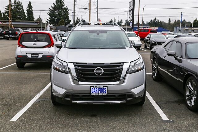 2023 Nissan Pathfinder Platinum