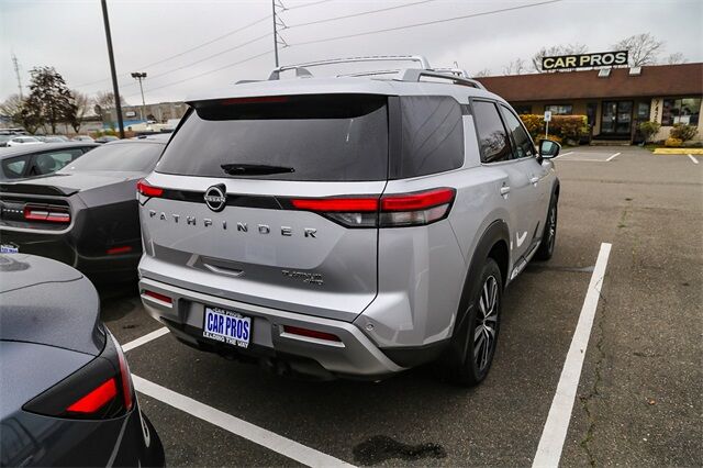 2023 Nissan Pathfinder Platinum Tacoma WA