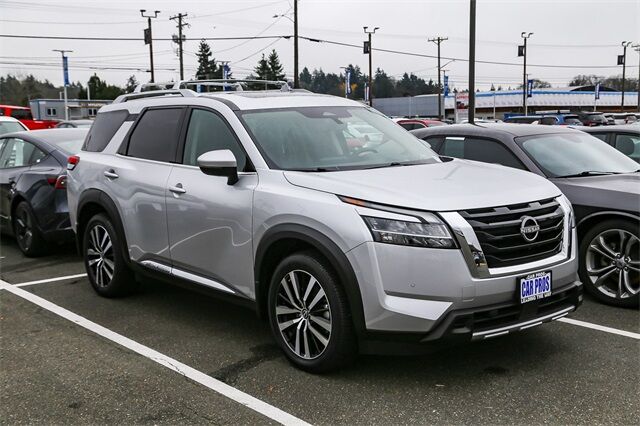 2023 Nissan Pathfinder Platinum
