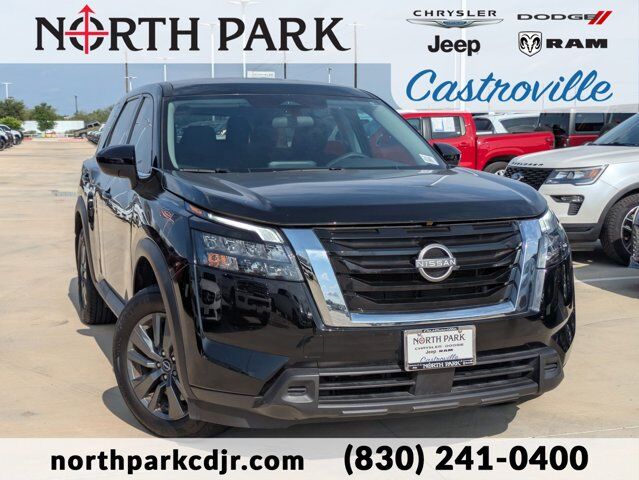 2023 Nissan Pathfinder S Castroville TX