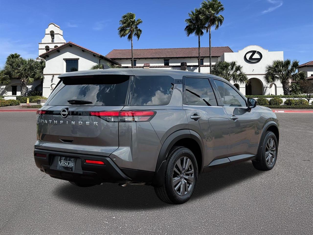 2023 Nissan Pathfinder S