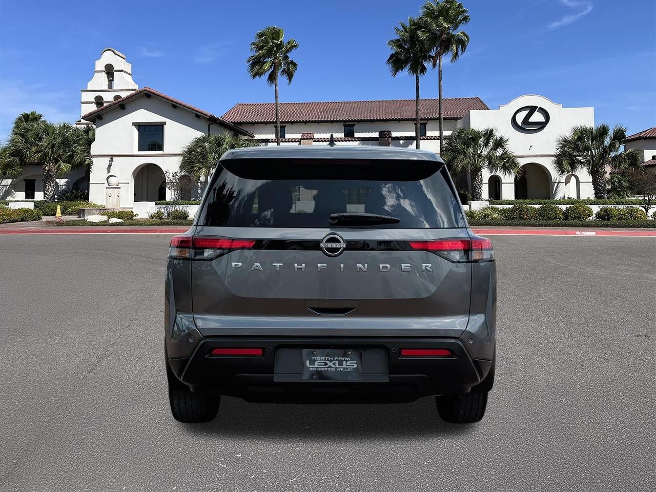 2023 Nissan Pathfinder S