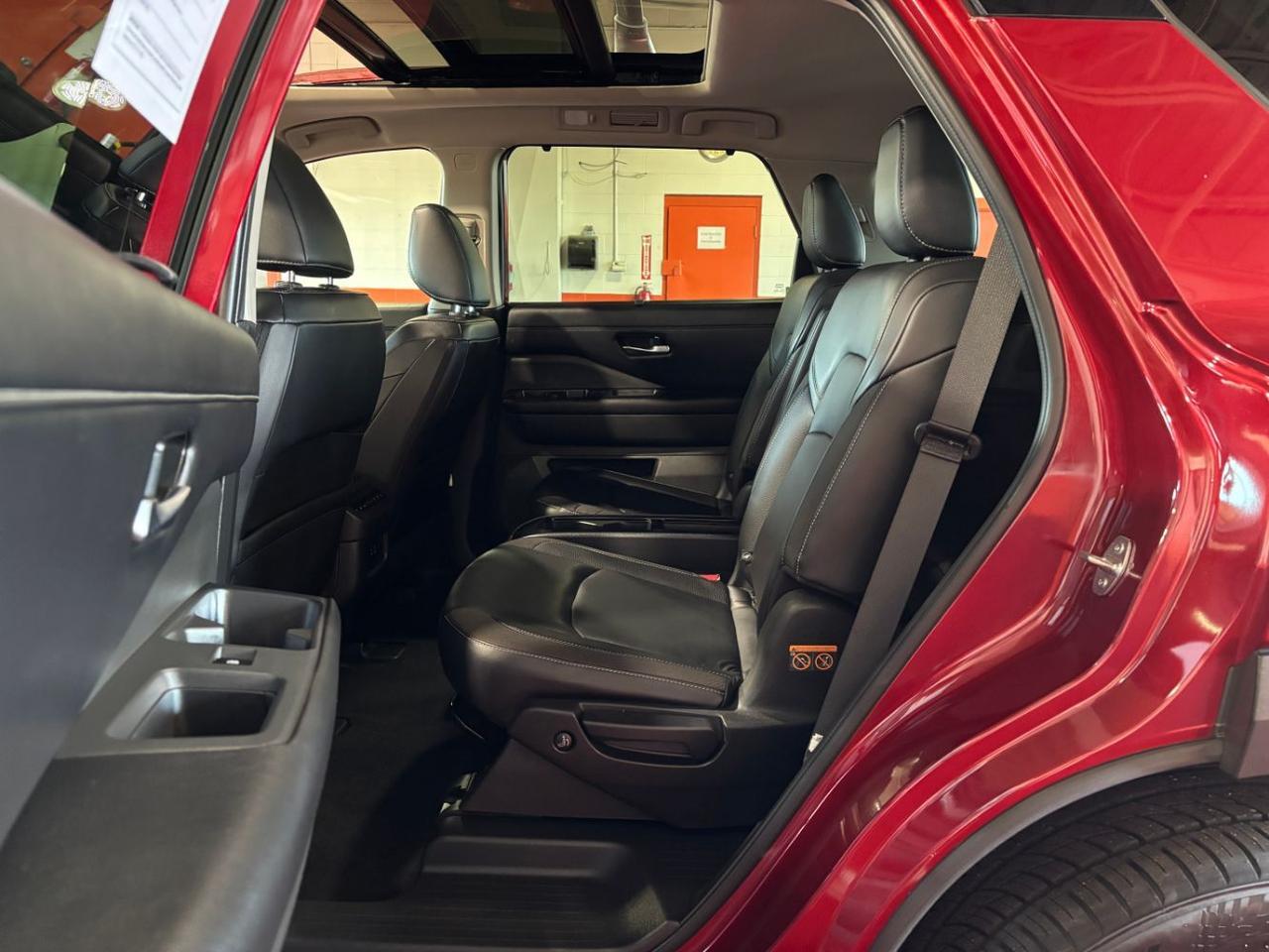 2023 Nissan Pathfinder SL 4WD Franklin OH