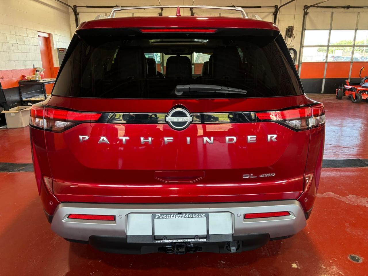 2023 Nissan Pathfinder SL 4WD Franklin OH