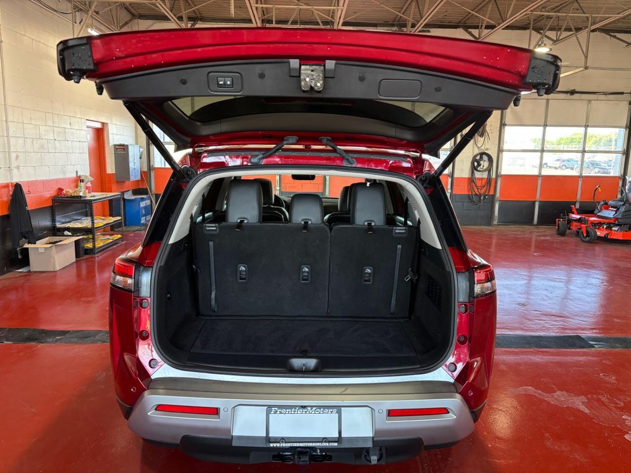 2023 Nissan Pathfinder SL 4WD Franklin OH