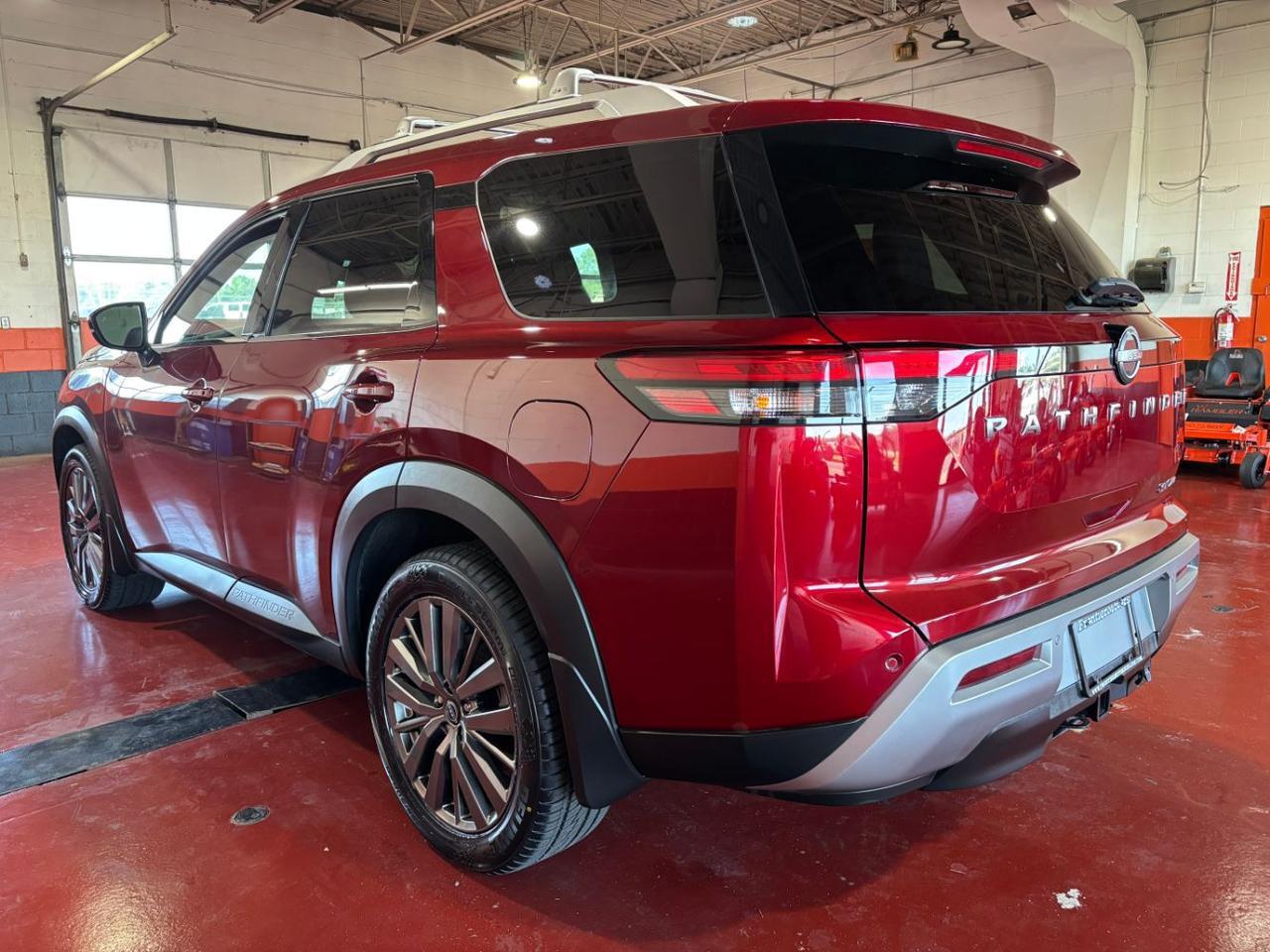 2023 Nissan Pathfinder SL 4WD Franklin OH