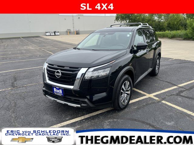 2023 Nissan Pathfinder SL 4WD w/Nav RemoteStart HeatedLeatherSeats HtdSteeringWheel PowerLiftgate Milwaukee WI
