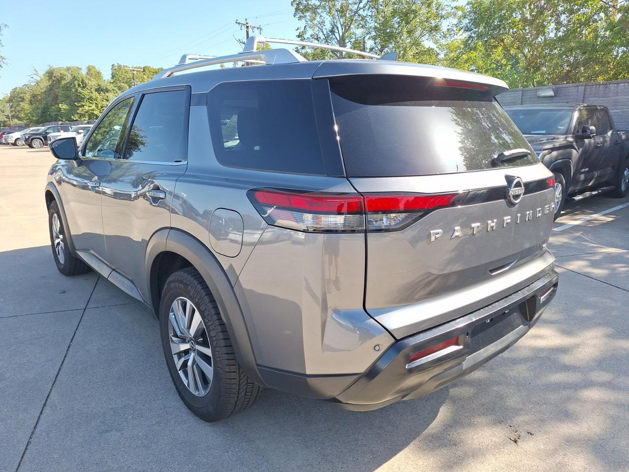 2023 Nissan Pathfinder SL Hurst TX