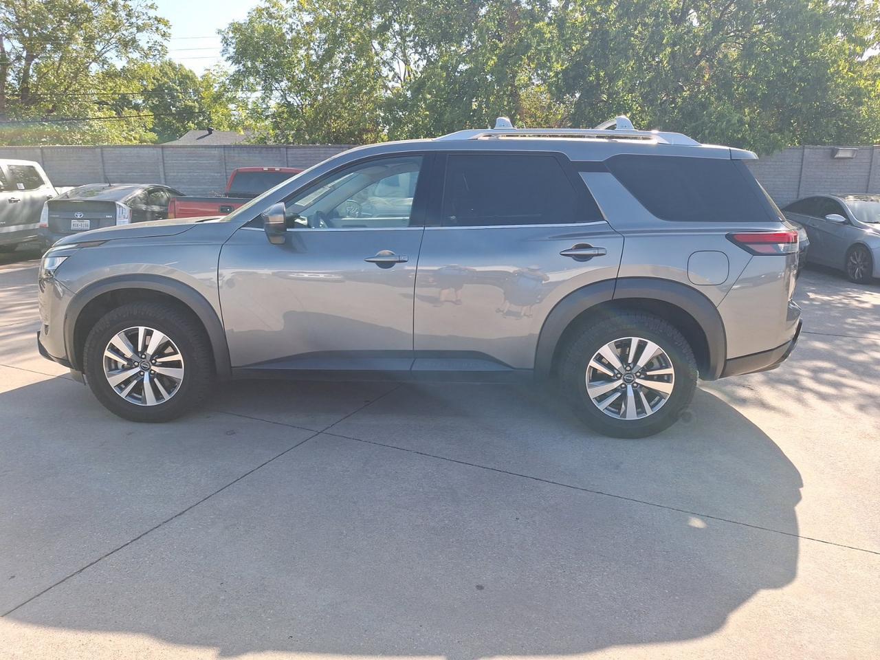 2023 Nissan Pathfinder SL Hurst TX