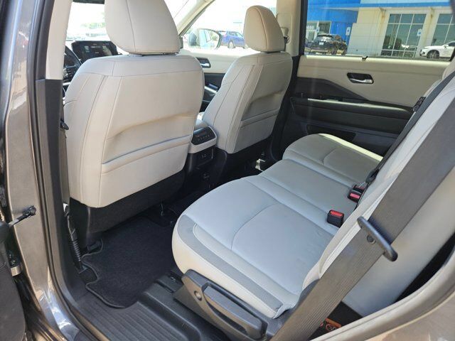 2023 Nissan Pathfinder SL Hurst TX