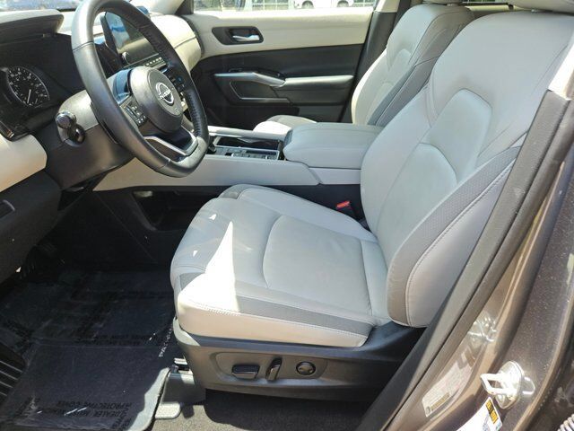 2023 Nissan Pathfinder SL Hurst TX