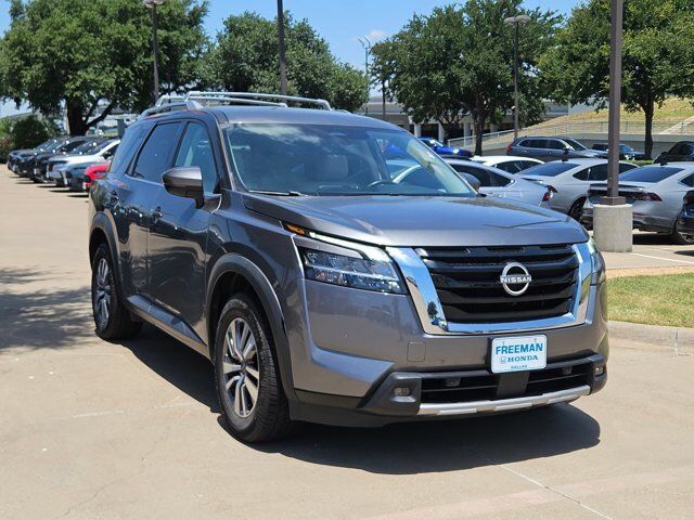 2023 Nissan Pathfinder SL Hurst TX