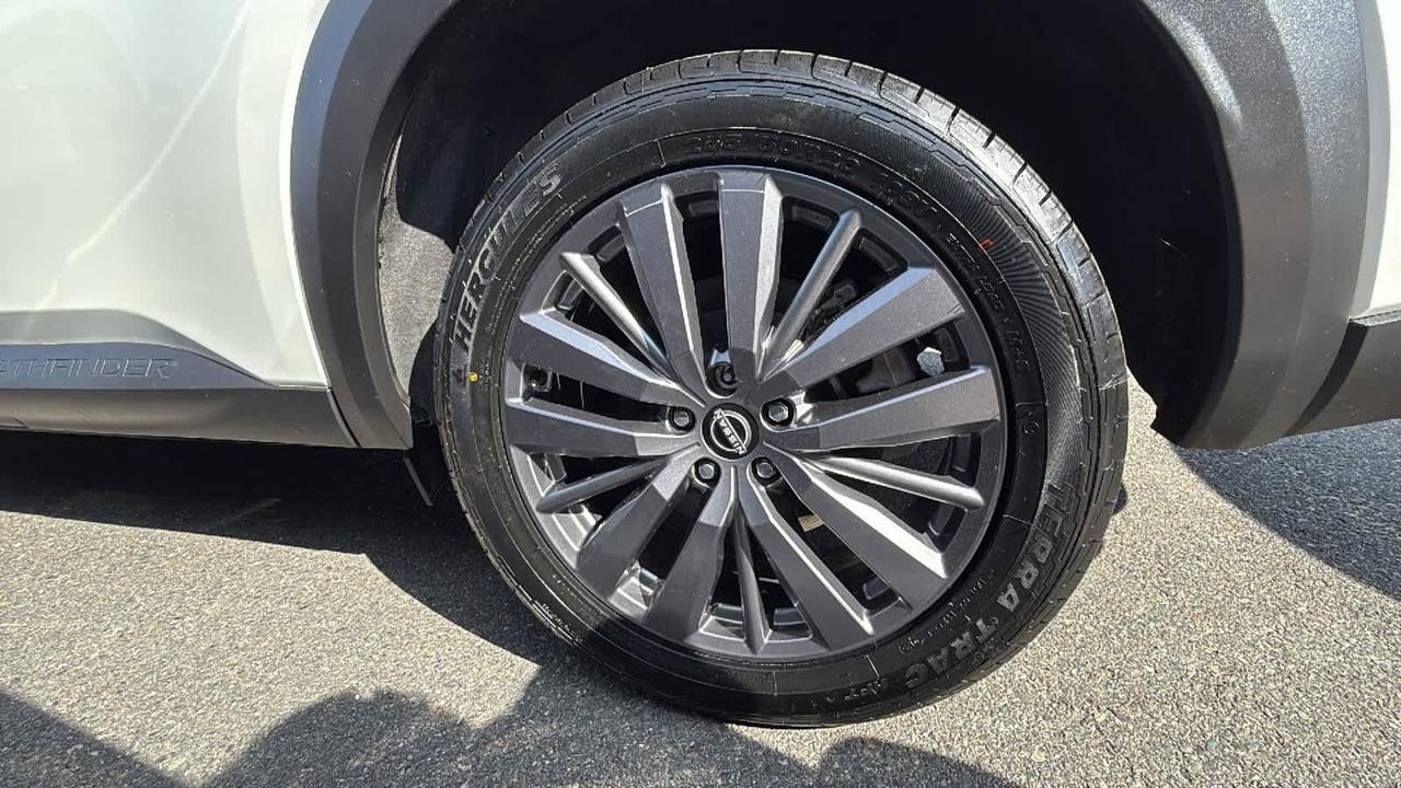 2023 Nissan Pathfinder SL Medford MA