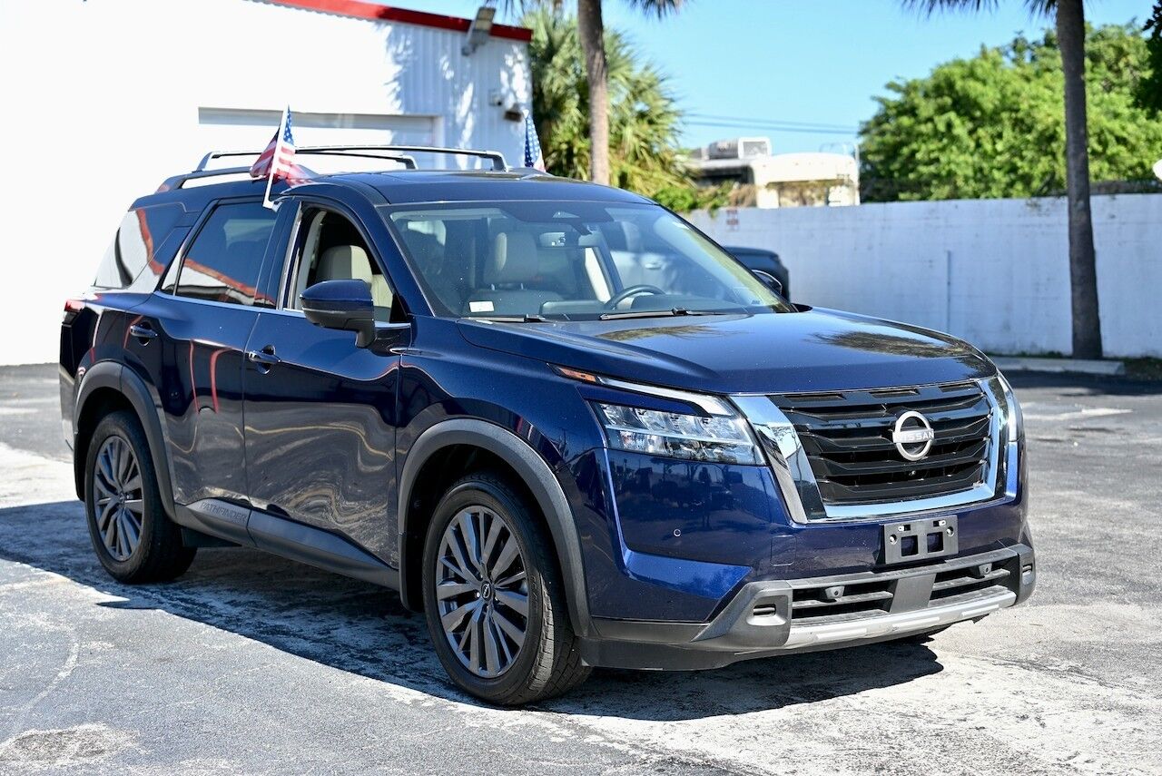 2023 Nissan Pathfinder SL