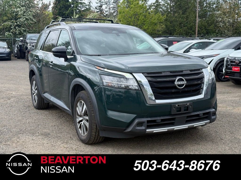 2023 Nissan Pathfinder SL