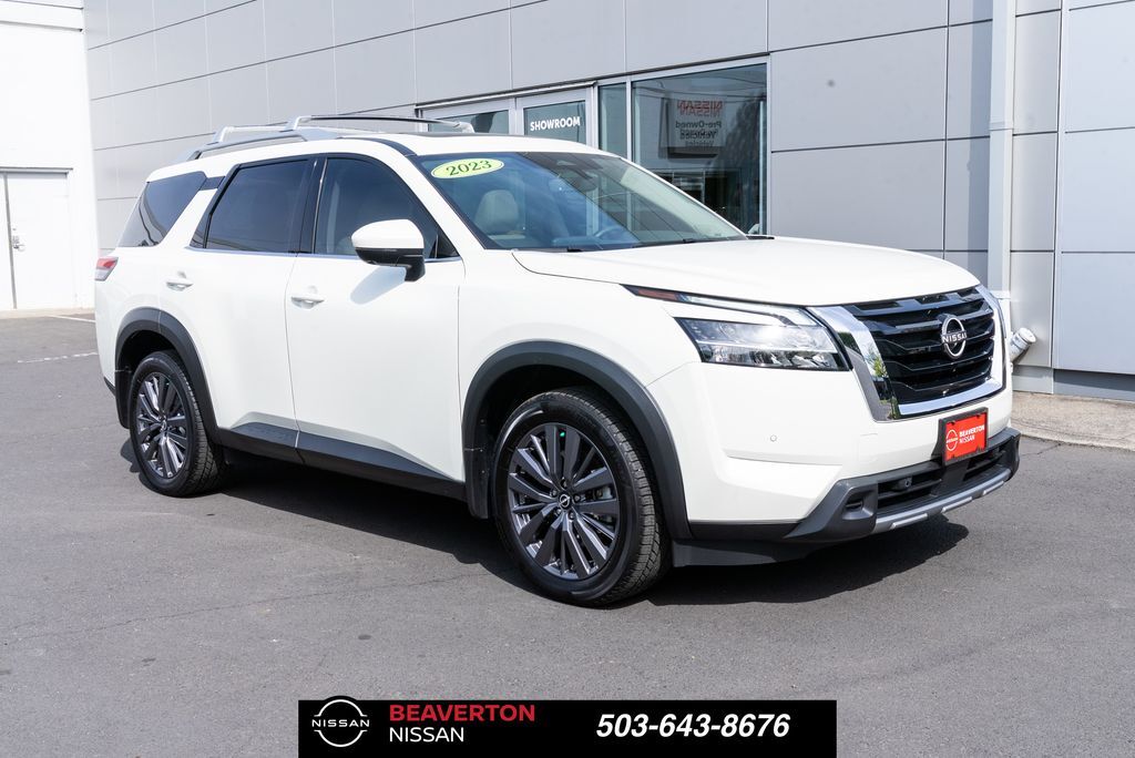 2023 Nissan Pathfinder SL