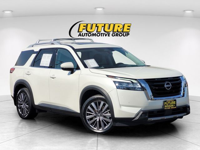 2023 Nissan Pathfinder SL