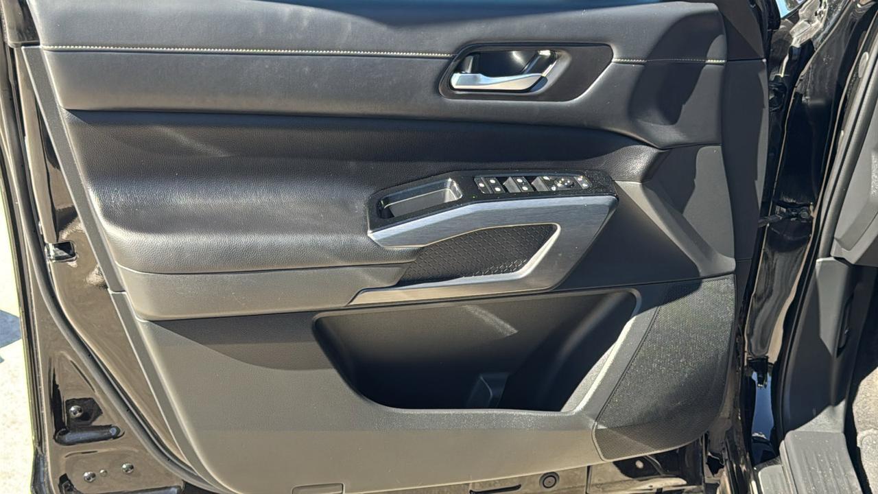 2023 Nissan Pathfinder SL  Selma TX