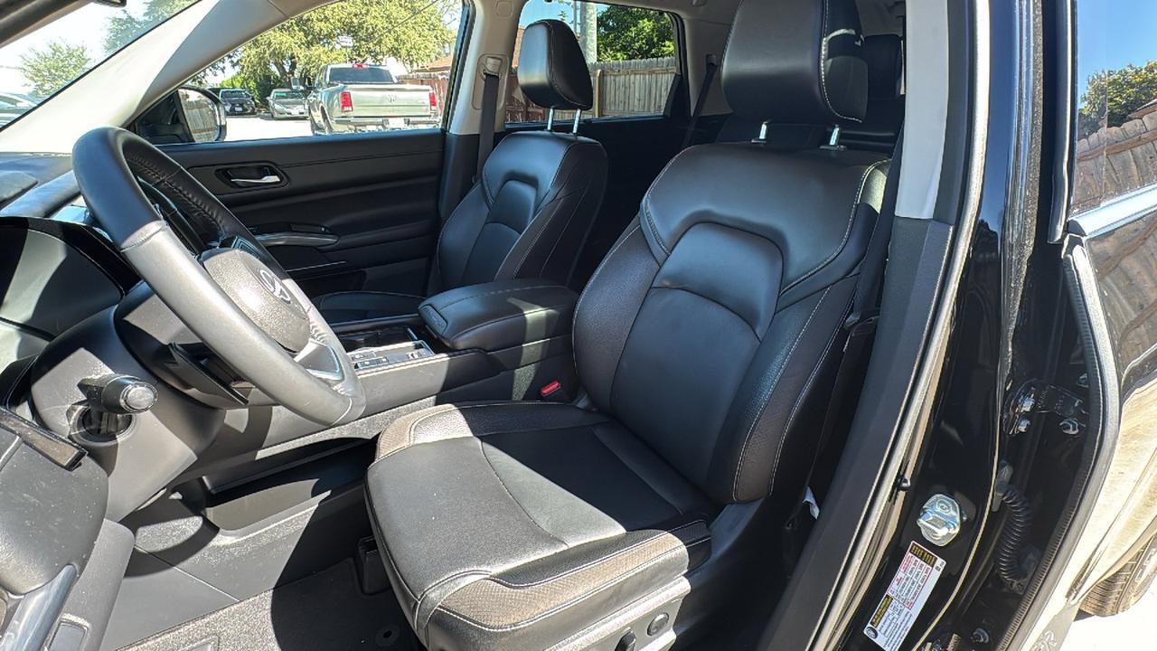 2023 Nissan Pathfinder SL  Selma TX
