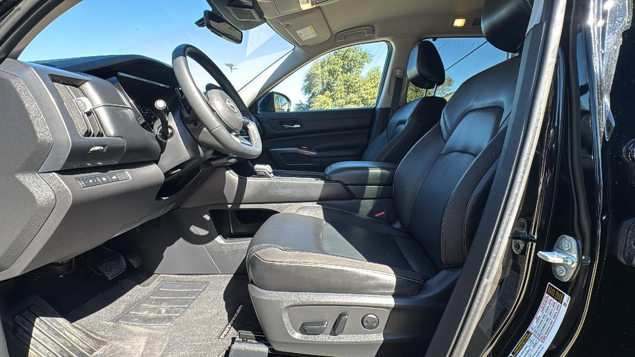 2023 Nissan Pathfinder SL  Selma TX