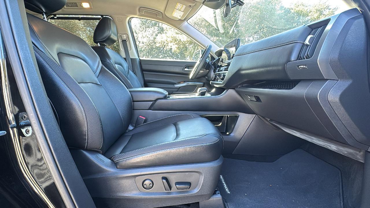 2023 Nissan Pathfinder SL  Selma TX