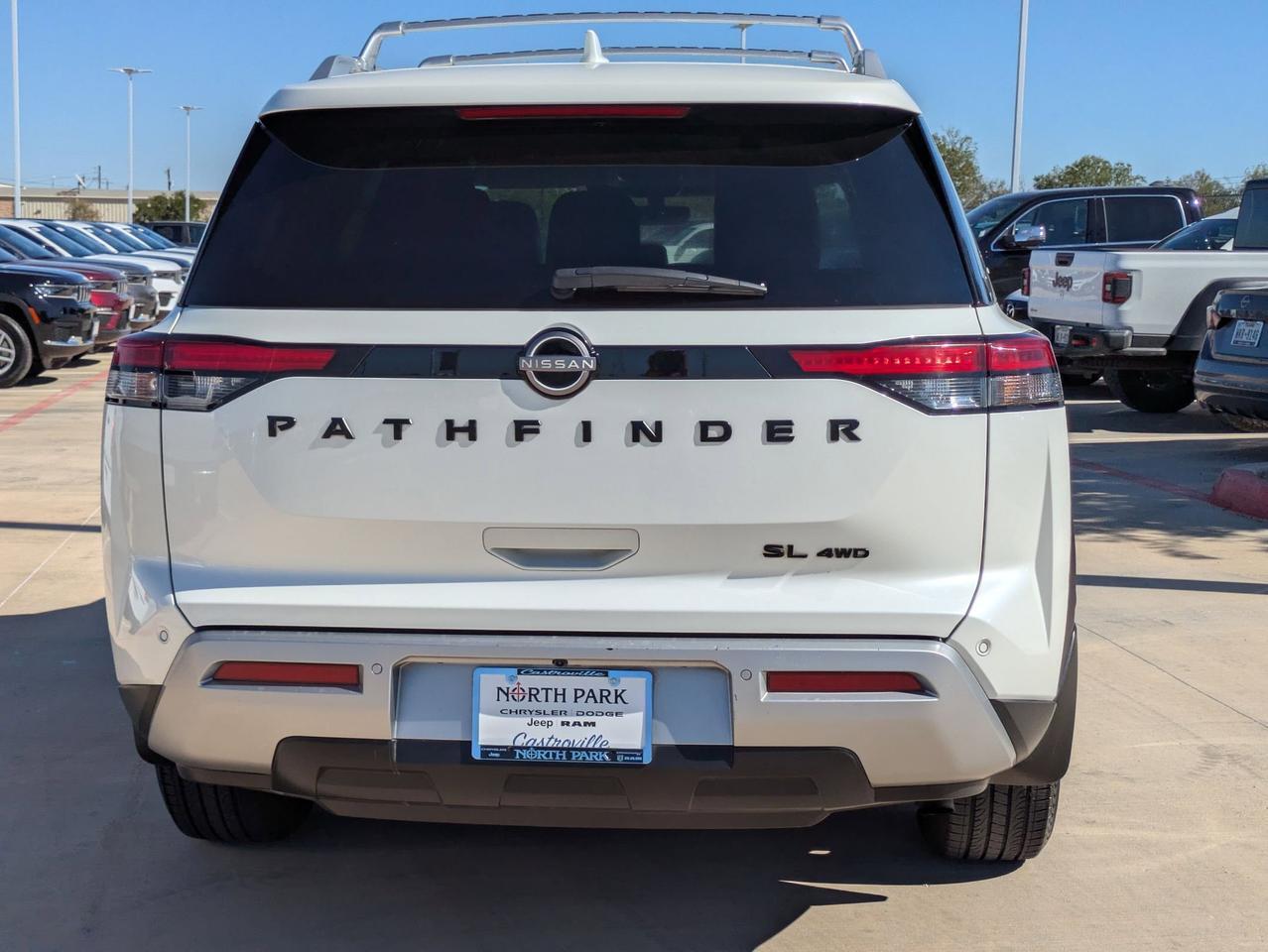 2023 Nissan Pathfinder SL Castroville TX