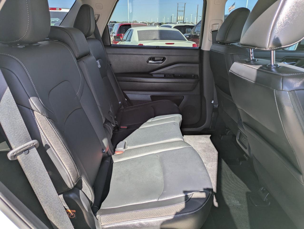 2023 Nissan Pathfinder SL Castroville TX