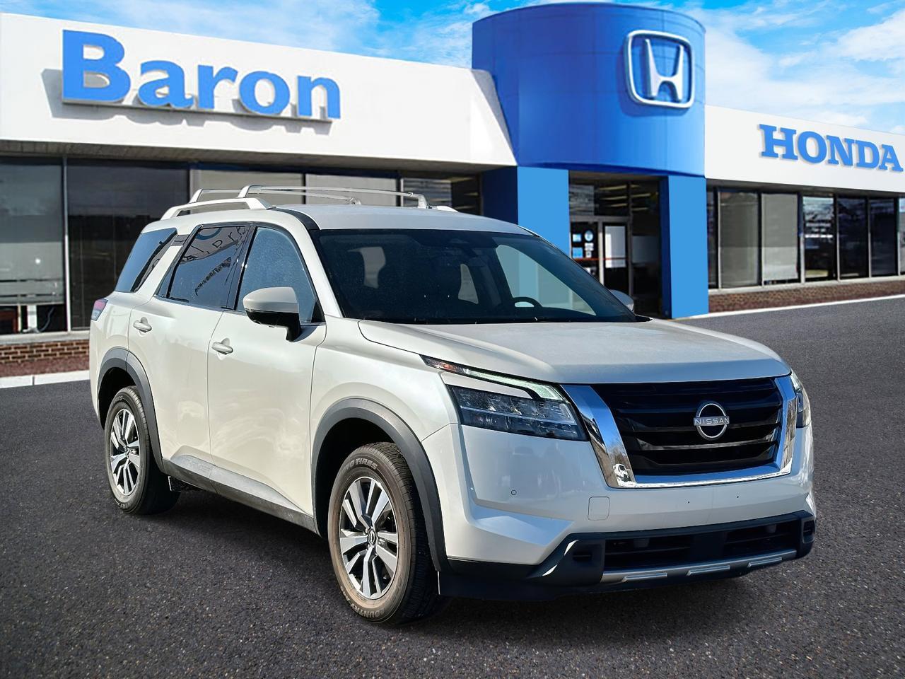 2023 Nissan Pathfinder SL