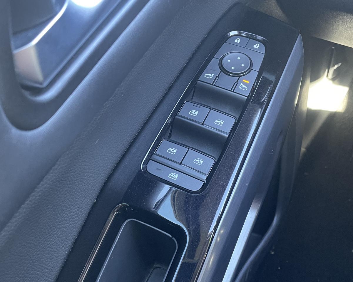 2023 Nissan Pathfinder SL Sport Utility 4D Port Orchard WA