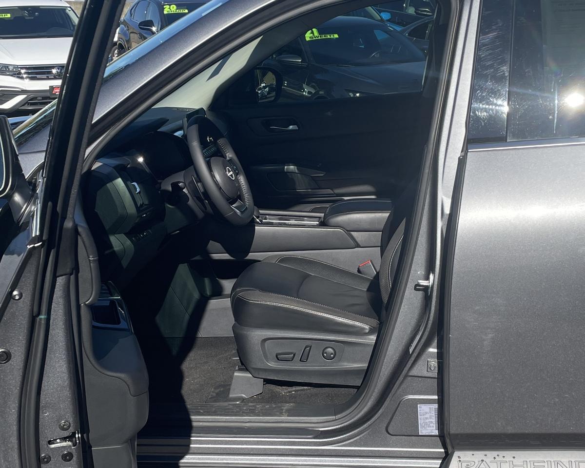 2023 Nissan Pathfinder SL Sport Utility 4D Port Orchard WA