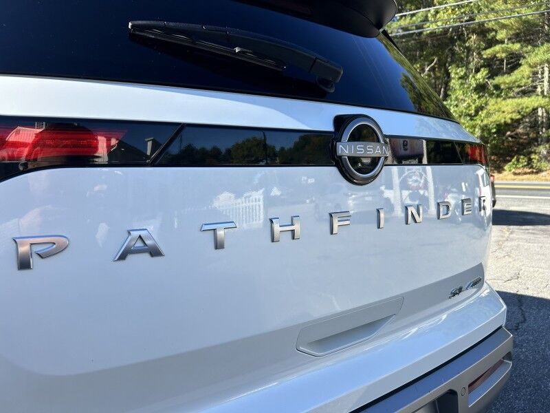 2023 Nissan Pathfinder SL Webster MA