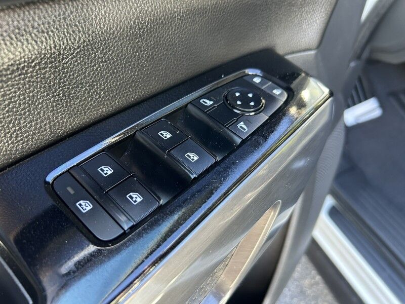 2023 Nissan Pathfinder SL Webster MA