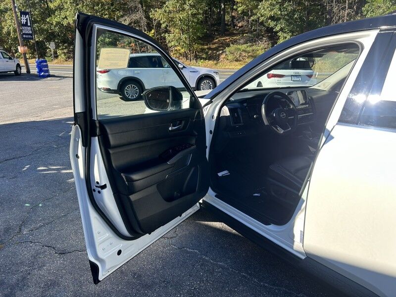 2023 Nissan Pathfinder SL Webster MA