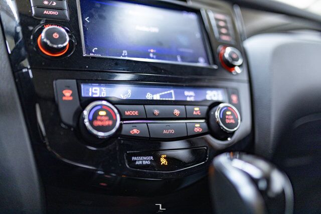 2023 Nissan Qashqai AWD SV Roof BCam Red Deer AB