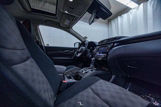 2023 Nissan Qashqai AWD SV Roof BCam Red Deer AB