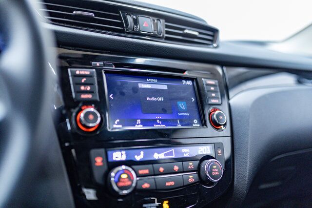 2023 Nissan Qashqai AWD SV Roof BCam Red Deer AB