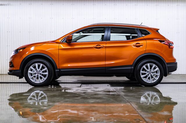 2023 Nissan Qashqai AWD SV Roof BCam Red Deer AB