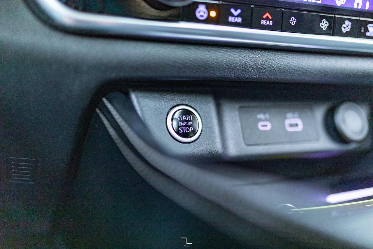 2023 Nissan Rogue AWD Platinum Leather Roof Nav BCam Red Deer AB