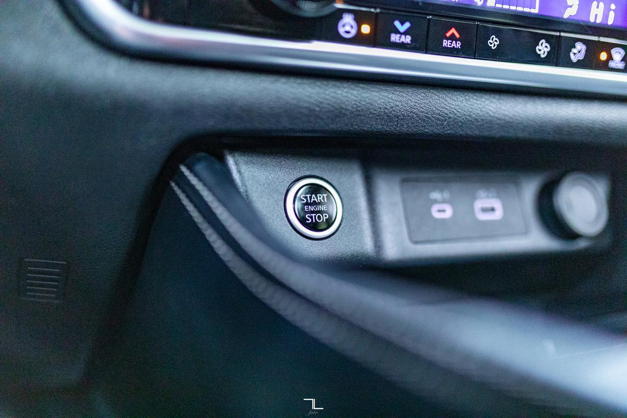 2023 Nissan Rogue AWD SL Leather Roof Nav BCam Red Deer AB