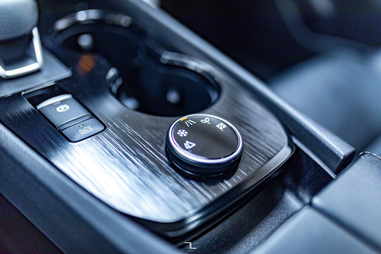 2023 Nissan Rogue AWD SV Midnight Leather Roof BCam Red Deer AB