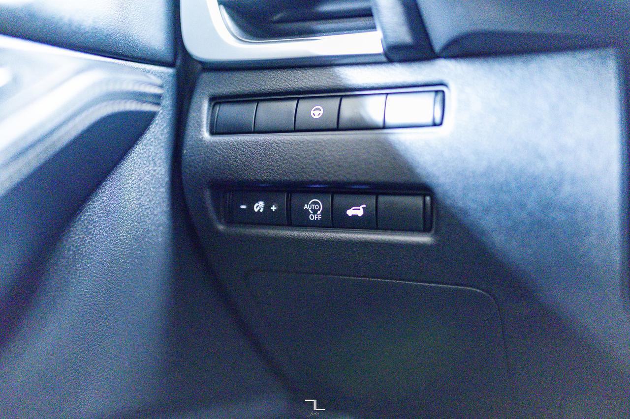 2023 Nissan Rogue AWD SV Midnight Leather Roof BCam Red Deer AB