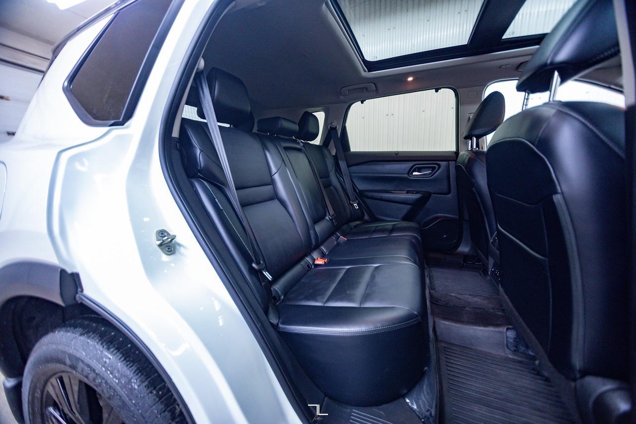 2023 Nissan Rogue AWD SV Midnight Leather Roof BCam Red Deer AB