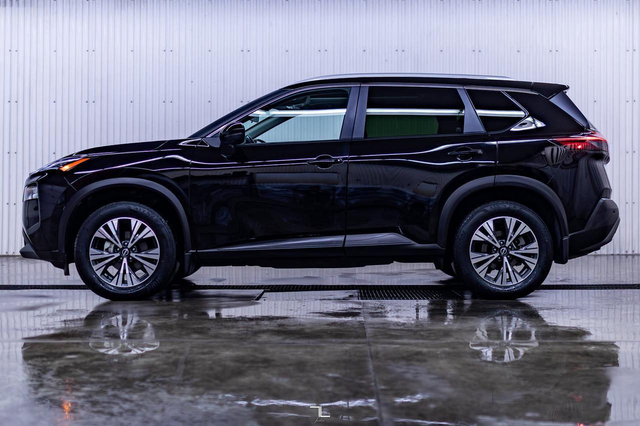 2023 Nissan Rogue AWD SV Moonroof BCam Red Deer AB