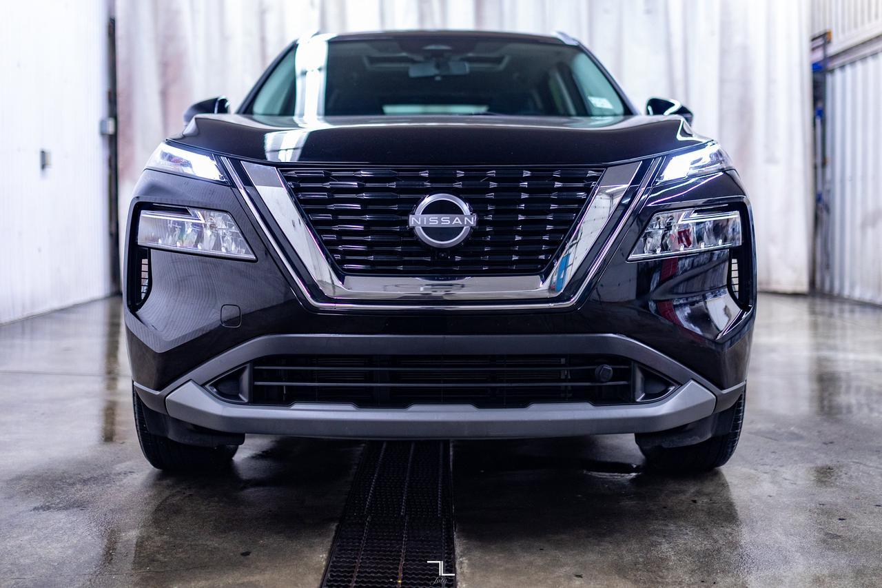 2023 Nissan Rogue AWD SV Moonroof BCam Red Deer AB