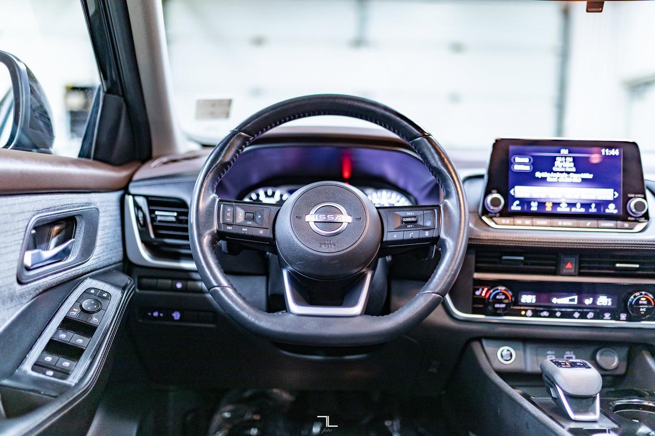 2023 Nissan Rogue AWD SV Moonroof BCam Red Deer AB