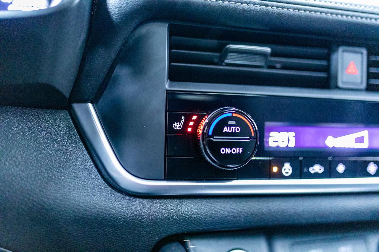 2023 Nissan Rogue AWD SV Moonroof BCam Red Deer AB