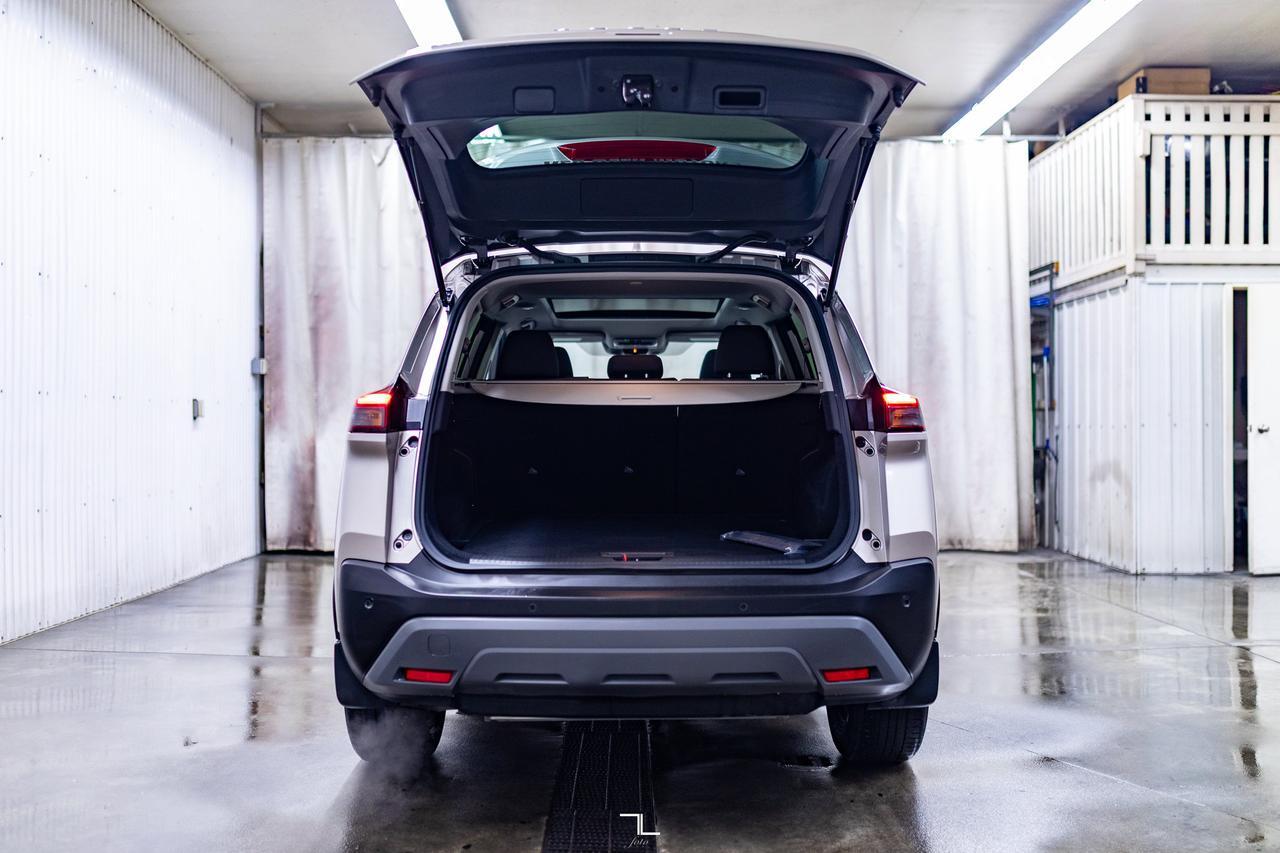 2023 Nissan Rogue AWD SV Moonroof BCam Red Deer AB