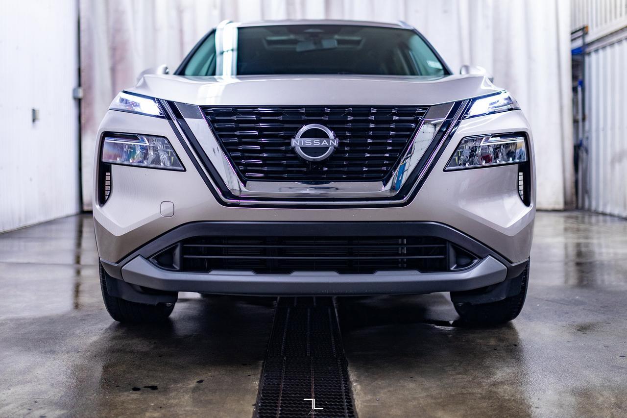 2023 Nissan Rogue AWD SV Moonroof BCam Red Deer AB