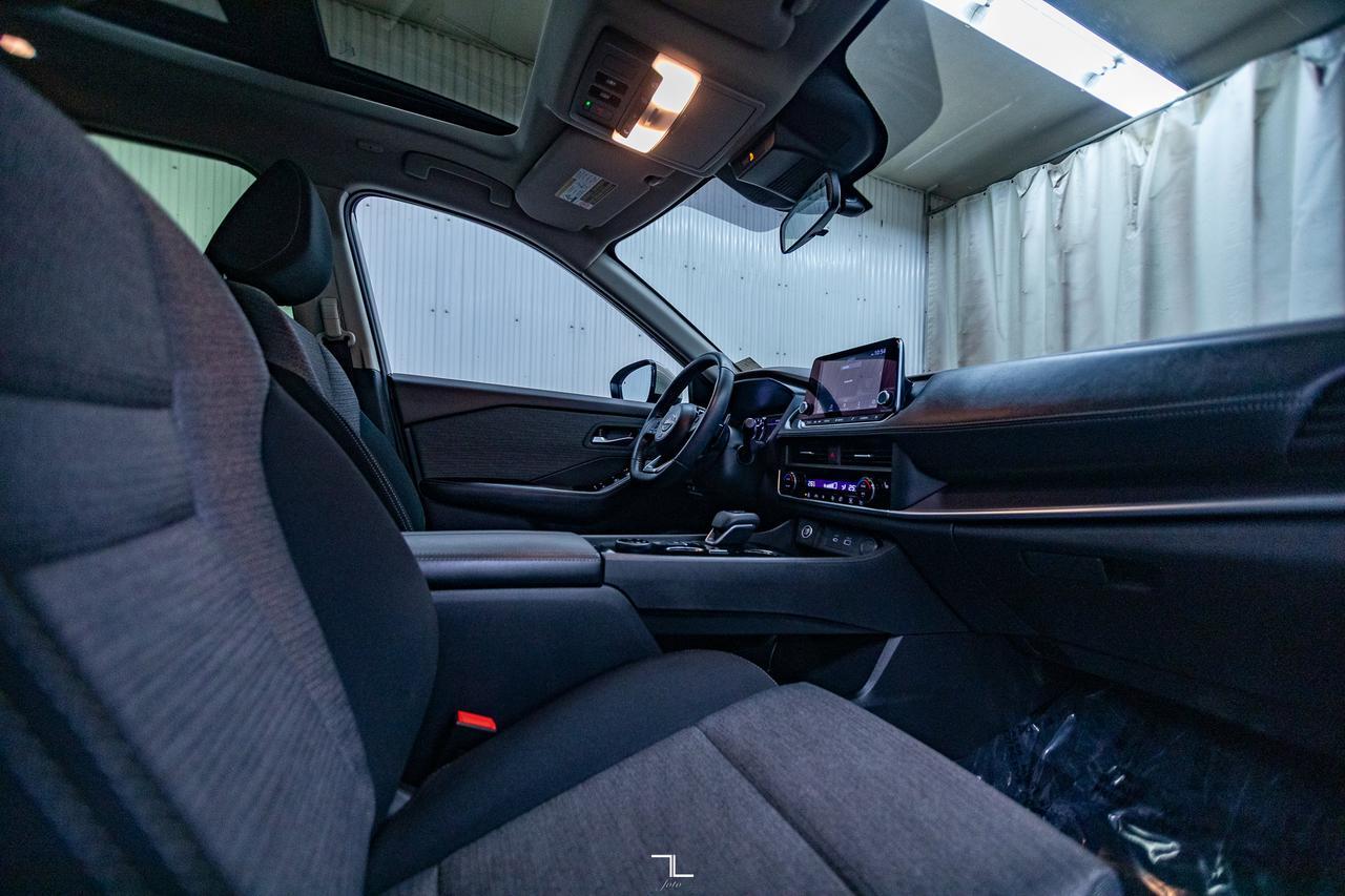 2023 Nissan Rogue AWD SV Moonroof BCam Red Deer AB